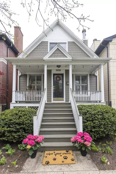 5050 N Oakley Ave, Chicago, IL 60625