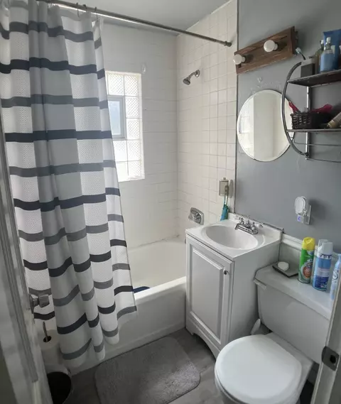 Bath - Undisclosed, Broadview, IL 60155 photo 1 of 1