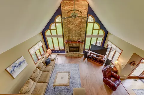 Living - 213 Miller St, Beecher, IL 60401 photo 4 of 7