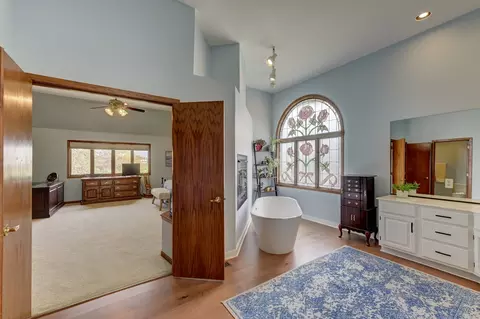 Bath - 213 Miller St, Beecher, IL 60401 photo 2 of 7
