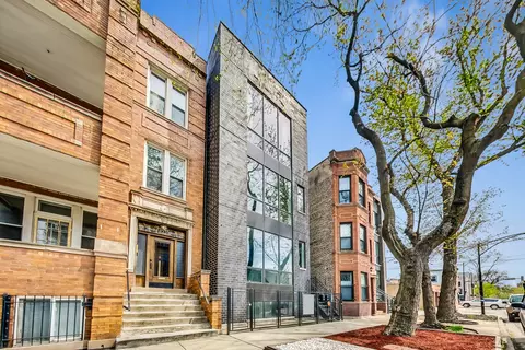 819 N Hoyne Ave #2, Chicago, IL 60622