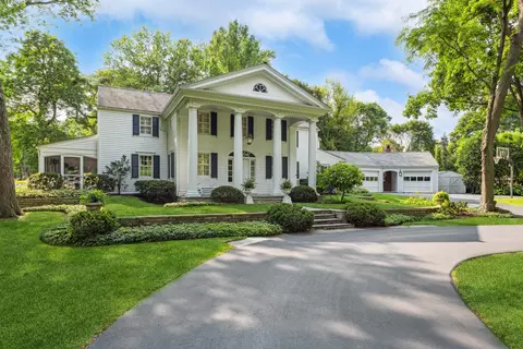32 Otis Rd, Barrington Hills, IL 60010