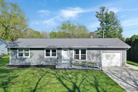 105 S Washington St, Saybrook, IL 61770
