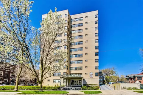 4200 N Marine Dr #104, Chicago, IL 60613