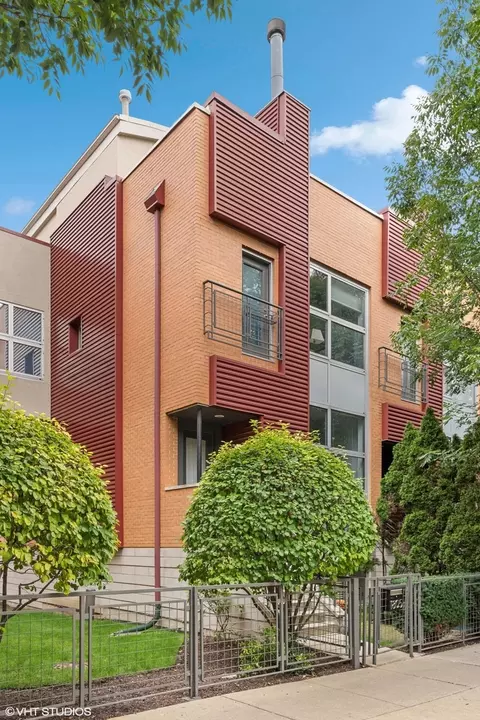 1805 N Leavitt St, Chicago, IL 60647
