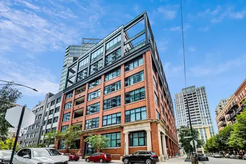 676 N Kingsbury St #101, Chicago, IL 60654