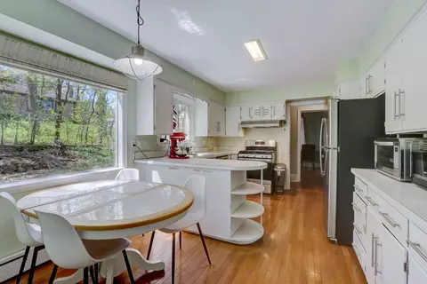 621 Van St, Elgin, IL 60123 photo 9