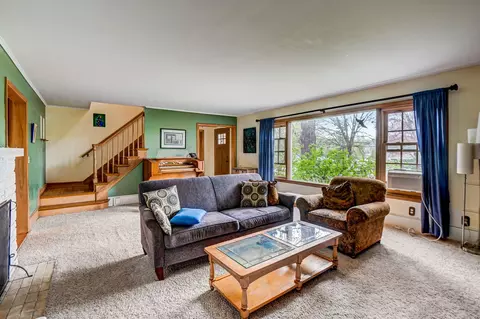 621 Van St, Elgin, IL 60123 photo 4