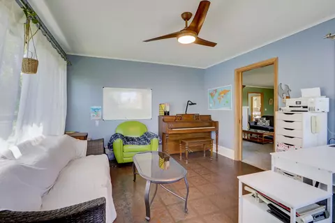 621 Van St, Elgin, IL 60123 photo 19