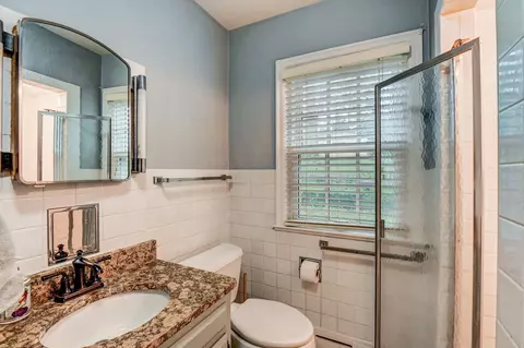 621 Van St, Elgin, IL 60123 photo 16