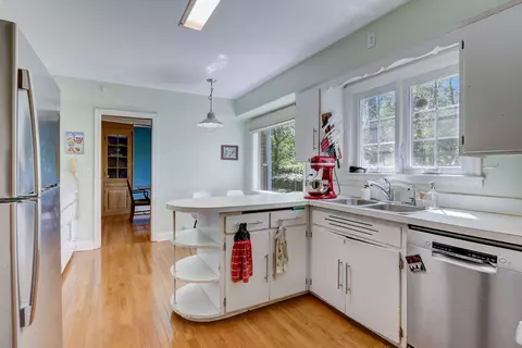 621 Van St, Elgin, IL 60123 photo 12