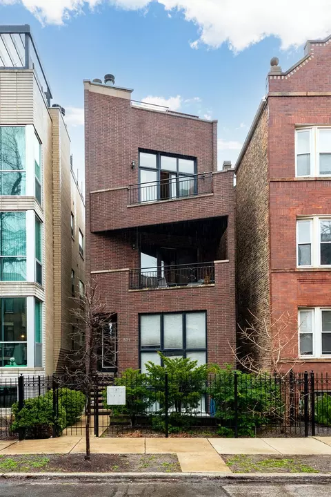 831 N Marshfield Ave #3, Chicago, IL 60622