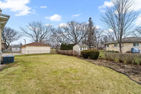 Exterior - 204 Dulles Rd, Des Plaines, IL 60016 photo 6 of 6