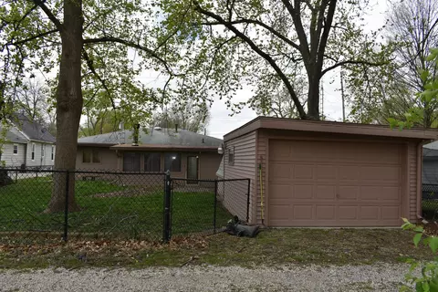 Exterior - 1004 12 S Adelaide St, Normal, IL 61761 photo 3 of 3