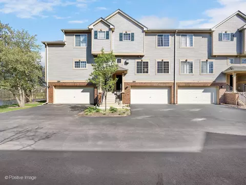 284 Monarch Dr #1, Streamwood, IL 60107