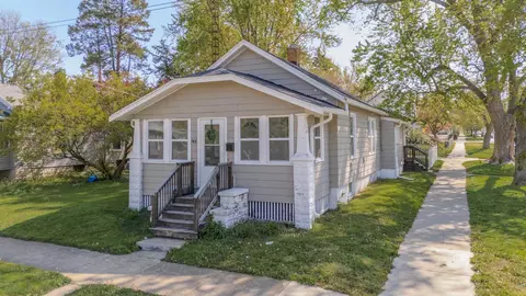 901 N Oak St, Bloomington, IL 61701