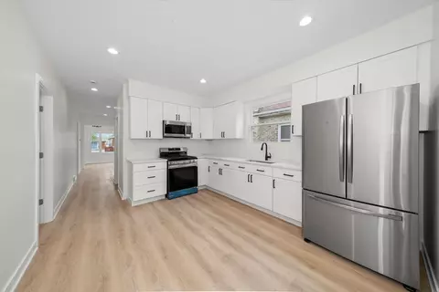 Kitchen - 7427 W 57th St, Summit, IL 60501 photo 2 of 3