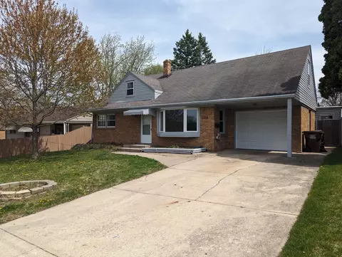 1132 28th St, Rockford, IL 61108