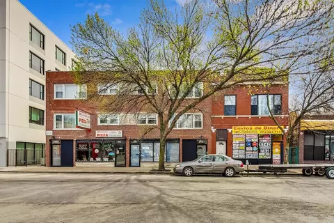 3447 W Montrose Ave #2W, Chicago, IL 60618