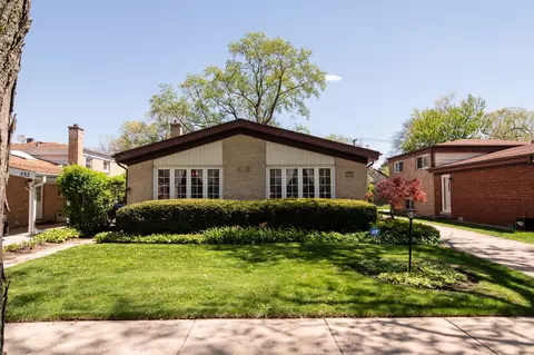 528 Leamington Ave, Wilmette, IL 60091