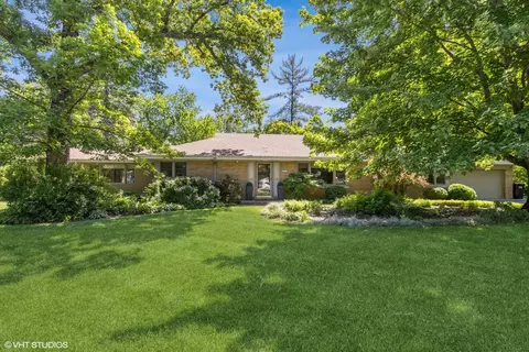 26 Robin Hood Rnch, Oak Brook, IL 60523