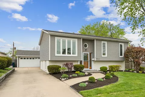 9054 W 147th St, Orland Park, IL 60462
