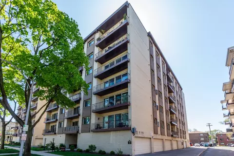 235 Marengo Ave #4E, Forest Park, IL 60130