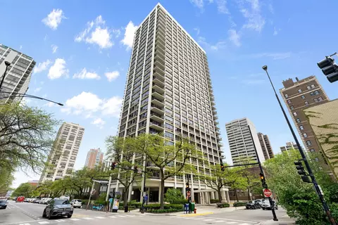 88 W Schiller St #3004L, Chicago, IL 60610