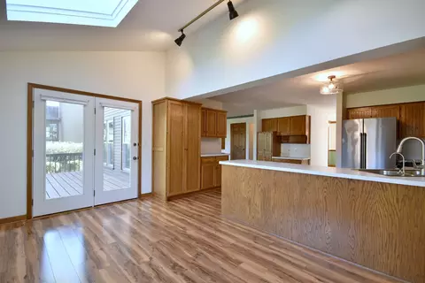 Kitchen - 809 Biltmore Ct, Naperville, IL 60563 photo 4 of 6