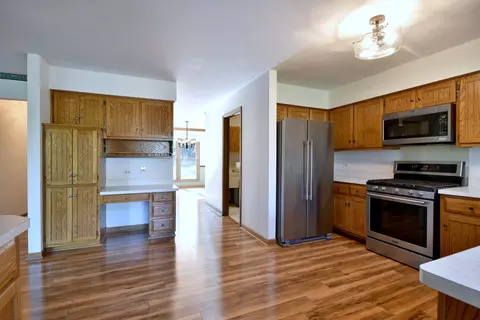 Kitchen - 809 Biltmore Ct, Naperville, IL 60563 photo 1 of 6