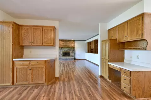 Kitchen - 809 Biltmore Ct, Naperville, IL 60563 photo 5 of 6