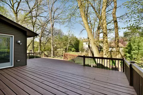 Exterior - 809 Biltmore Ct, Naperville, IL 60563 photo 5 of 6