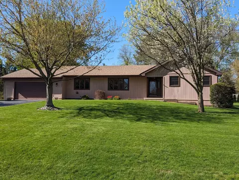 1906 May Dr, Johnsburg, IL 60051