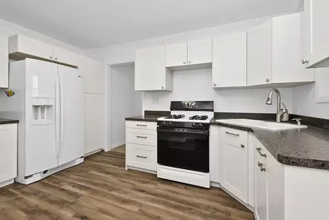 Kitchen - 14840 Keystone Ave, Midlothian, IL 60445 photo 1 of 3