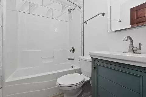 Bath - 14840 Keystone Ave, Midlothian, IL 60445 photo 1 of 2