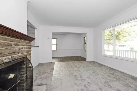 Living - 14840 Keystone Ave, Midlothian, IL 60445 photo 3 of 3