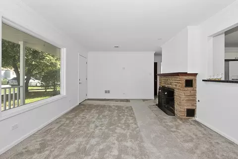 Living - 14840 Keystone Ave, Midlothian, IL 60445 photo 1 of 3