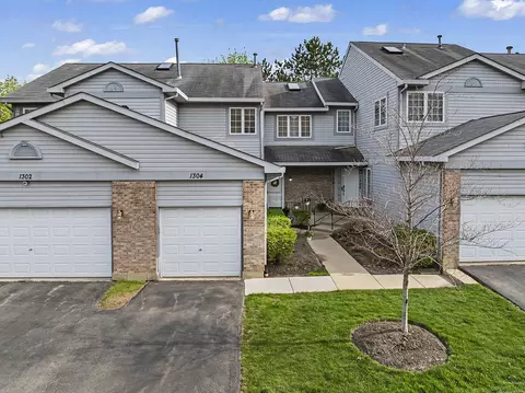 1304 S Parkside Dr, Palatine, IL 60067