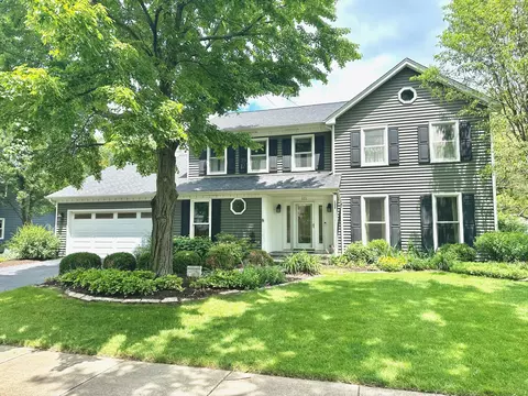 523 Cassin Rd, Naperville, IL 60565