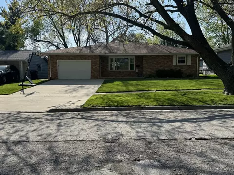 801 Highpoint Rd, Normal, IL 61761