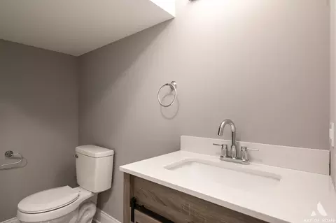 Bath - 512 E 95th St, Chicago, IL 60619 photo 4 of 5