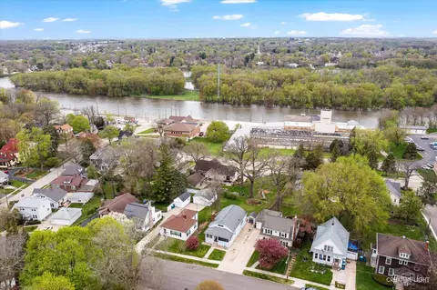 View/Area - 719 E 3rd St, Dixon, IL 61021 photo 1 of 5