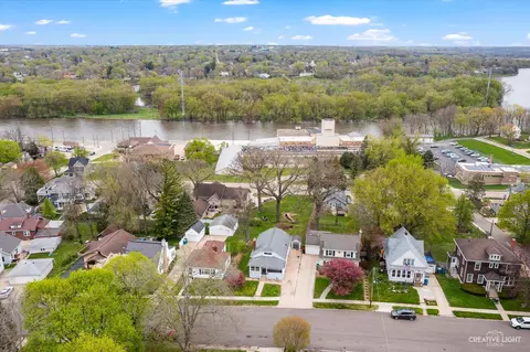 View/Area - 719 E 3rd St, Dixon, IL 61021 photo 2 of 5