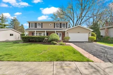 929 Crestfield Ave, Libertyville, IL 60048