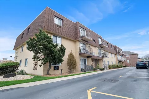 6701 W Irving Park Rd #2D, Chicago, IL 60634