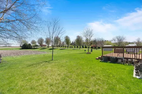 Exterior - 622 Deames St, Plano, IL 60545 photo 8 of 10