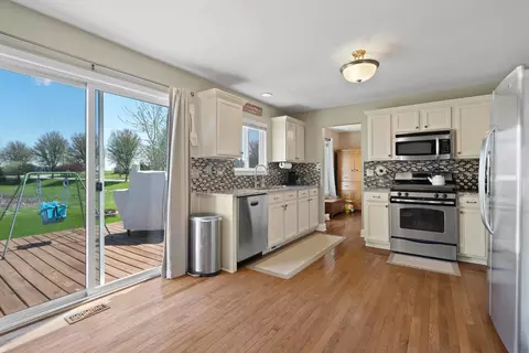 Kitchen - 622 Deames St, Plano, IL 60545 photo 3 of 4