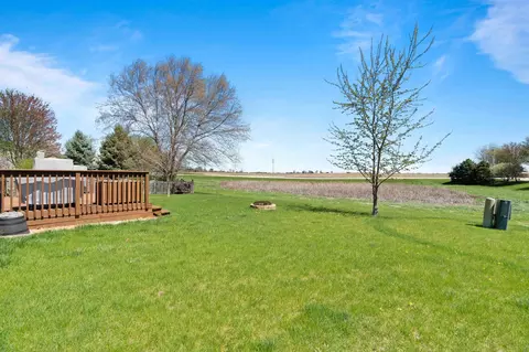 Exterior - 622 Deames St, Plano, IL 60545 photo 5 of 10