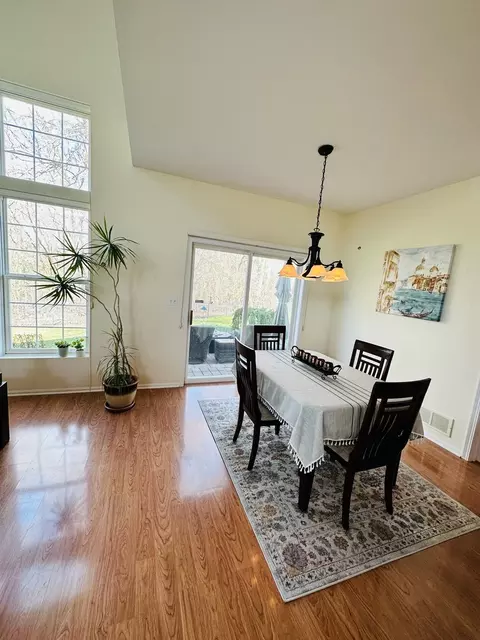 Dining - 2820 Waterfront Ave, Algonquin, IL 60102 photo 2 of 3