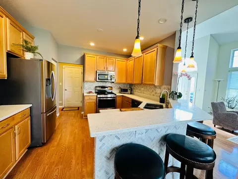 Kitchen - 2820 Waterfront Ave, Algonquin, IL 60102 photo 4 of 6